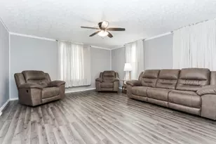 118 W Van Alstyne St, Cullom, IL 60929 - Photo 12