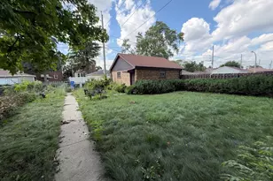 8200 S Fairfield Ave, Chicago, IL 60652 - Photo 4