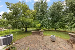 5961 Mackinac Ln, Hoffman Estates, IL 60192 - Photo 24
