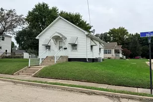 403 E 9th St, Peru, IL 61354 - Photo 1
