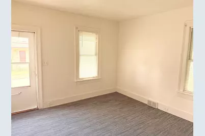 403 E 9th Street, Peru, IL 61354 - Photo 2