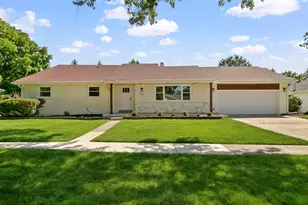 7721 Stevens St, Darien, IL 60561 - Photo 1