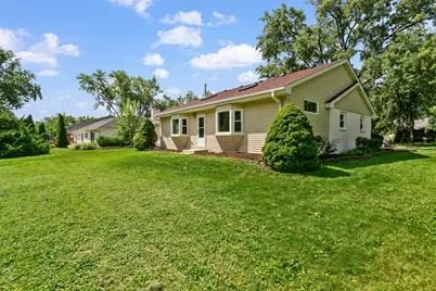 7721 Stevens Street, Darien, IL 60561 - Photo 2