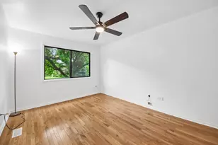 105 W Dover Dr, Mount Prospect, IL 60056 - Photo 16