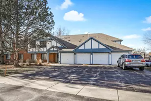 580 Cumberland Trail, Roselle, IL 60172 - Photo 2
