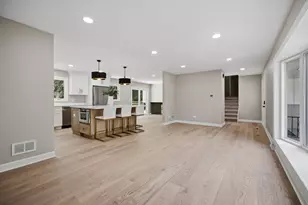 8009 Winter Cir, Downers Grove, IL 60516 - Photo 12