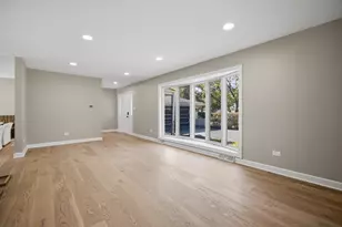 8009 Winter Cir, Downers Grove, IL 60516 - Photo 6