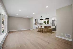 8009 Winter Cir, Downers Grove, IL 60516 - Photo 10