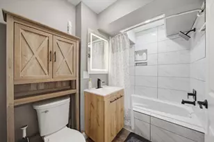 231 E 59th St, Chicago, IL 60637 - Photo 12