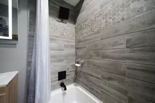 231 E 59th St, Chicago, IL 60637 - Photo 34