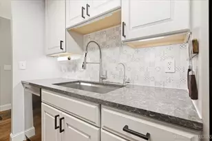 5900 Oakwood Dr, Lisle, IL 60532 - Photo 12