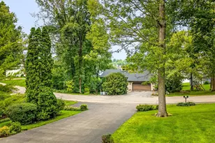 548 Baintree Rd, Davis, IL 61019 - Photo 6