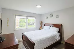 1431 Maple Ln, Elgin, IL 60123 - Photo 20
