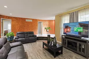 1431 Maple Ln, Elgin, IL 60123 - Photo 12