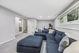 342 Janet Ave, Darien, IL 60561 - Photo 24