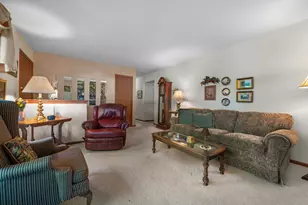 4555 Cinnamon Ct, Rockford, IL 61114 - Photo 4