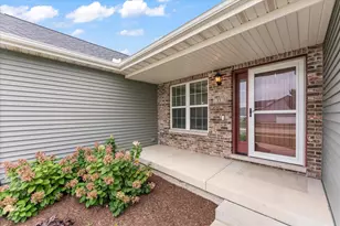 35 Lodge Trl, Monticello, IL 61856 - Photo 4