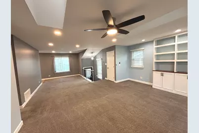 2114 Southwind Circle #7-3, Schaumburg, IL 60194 - Photo 2