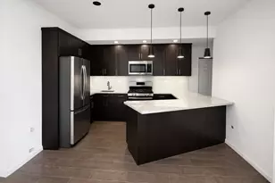 3340 W Evergreen Ave, Chicago, IL 60651 - Photo 2