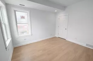 3340 W Evergreen Ave, Chicago, IL 60651 - Photo 6