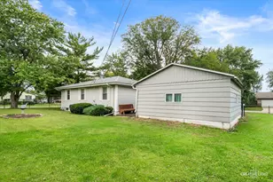 2304 Countryside Dr, Montgomery, IL 60538 - Photo 18