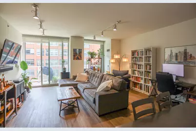 910 W Huron Street #1303, Chicago, IL 60642 - Photo 4