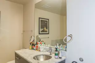910 W Huron St, Chicago, IL 60642 - Photo 14