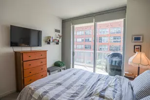 910 W Huron St, Chicago, IL 60642 - Photo 12