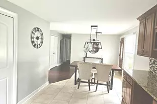111 Westover Ln, Schaumburg, IL 60193 - Photo 6