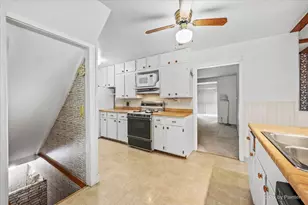 2409 Grove Ln, Cary, IL 60013 - Photo 10