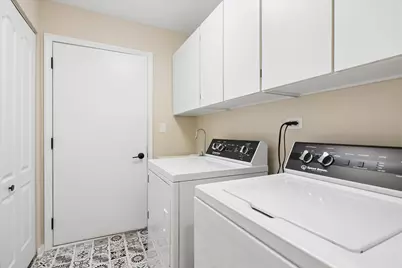933 Wedgewood Drive, Crystal Lake, IL 60014 - Photo 20