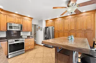 482 Franklin Ln, Elk Grove Village, IL 60007 - Photo 2