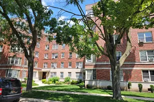 2600 W Berwyn Ave, Chicago, IL 60625 - Photo 1