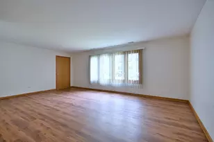 2620 N 72nd Ct, Elmwood Park, IL 60707 - Photo 4