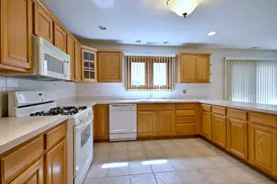 2620 N 72nd Ct, Elmwood Park, IL 60707 - Photo 10