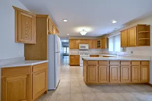 2620 N 72nd Ct, Elmwood Park, IL 60707 - Photo 12
