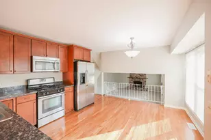 1329 Stonegate Rd, Naperville, IL 60540 - Photo 4