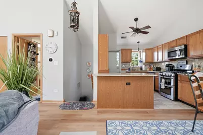 1994 Gary Court #B, Schaumburg, IL 60193 - Photo 6