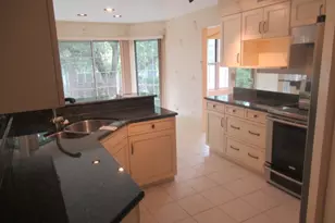 815 Winchester Ln, Northbrook, IL 60062 - Photo 10