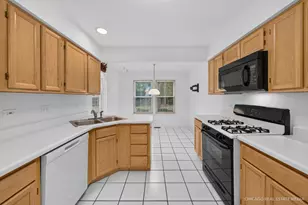 518 Palm Ct, Crystal Lake, IL 60014 - Photo 6