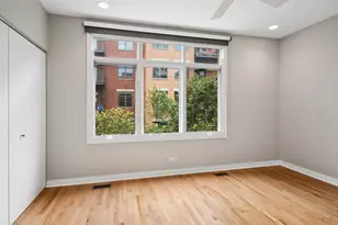 310 N Clinton St, Chicago, IL 60661 - Photo 16