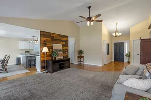 531 Valerian Ln, Woodstock, IL 60098 - Photo 4