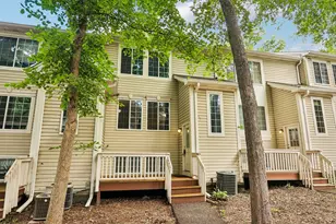 95 N Macgillis Dr, Round Lake, IL 60073 - Photo 1