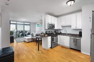 125 S Jefferson St, Chicago, IL 60661 - Photo 2