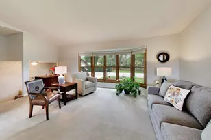 1608 E Jonquil Terrace, Arlington Heights, IL 60004 - Photo 4