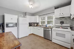 402 SW 7th Ave, Aledo, IL 61231 - Photo 4