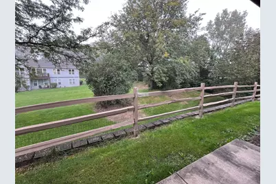 320 Buckingham Circle #B, Elgin, IL 60120 - Photo 2
