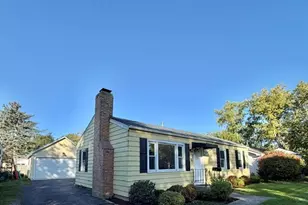 1114 S President St, Wheaton, IL 60189 - Photo 2