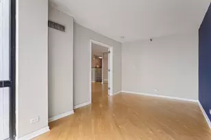 1122 N Clark St, Chicago, IL 60610 - Photo 8