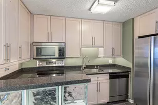 1122 N Clark St, Chicago, IL 60610 - Photo 12